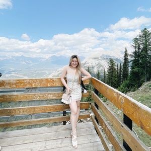 Meet your Posher, Caysel